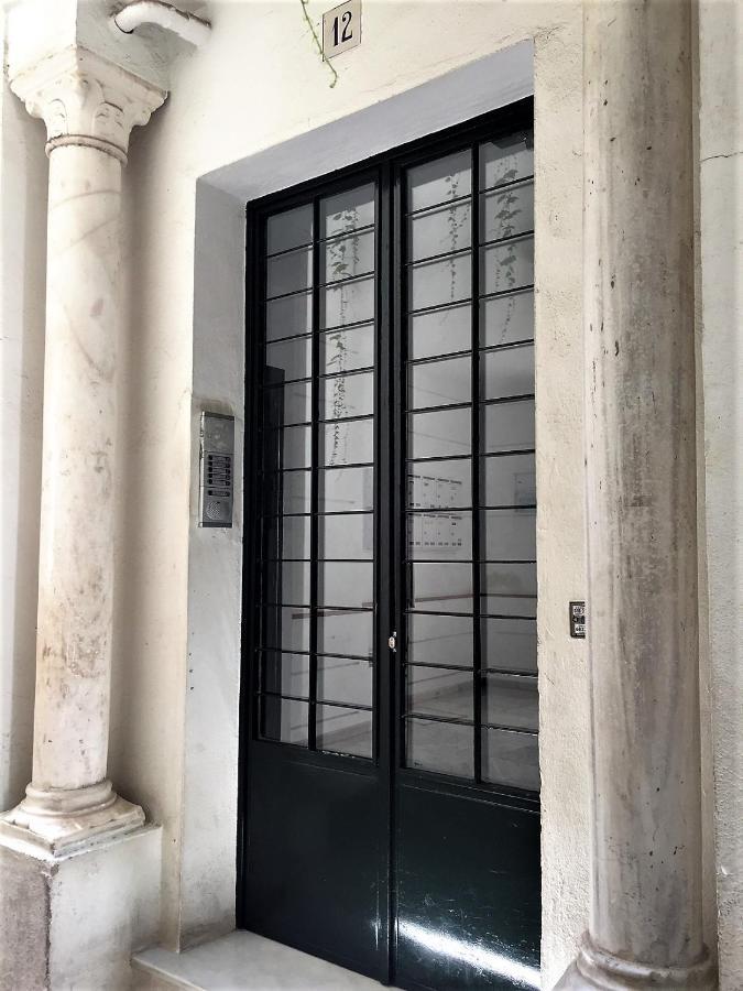 Luminoso Y Amplio Apartamento En El Centro Historico De Sevilla Eksteriør bilde